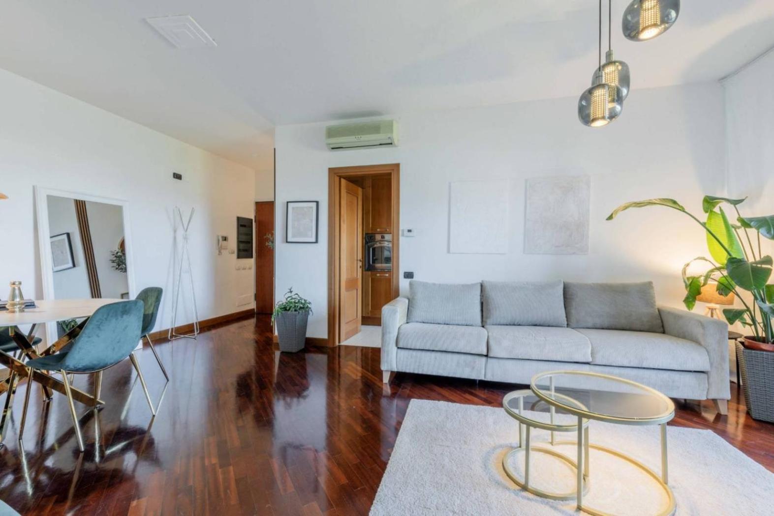 Luxury Boutique Apartment Fiumicino Luaran gambar