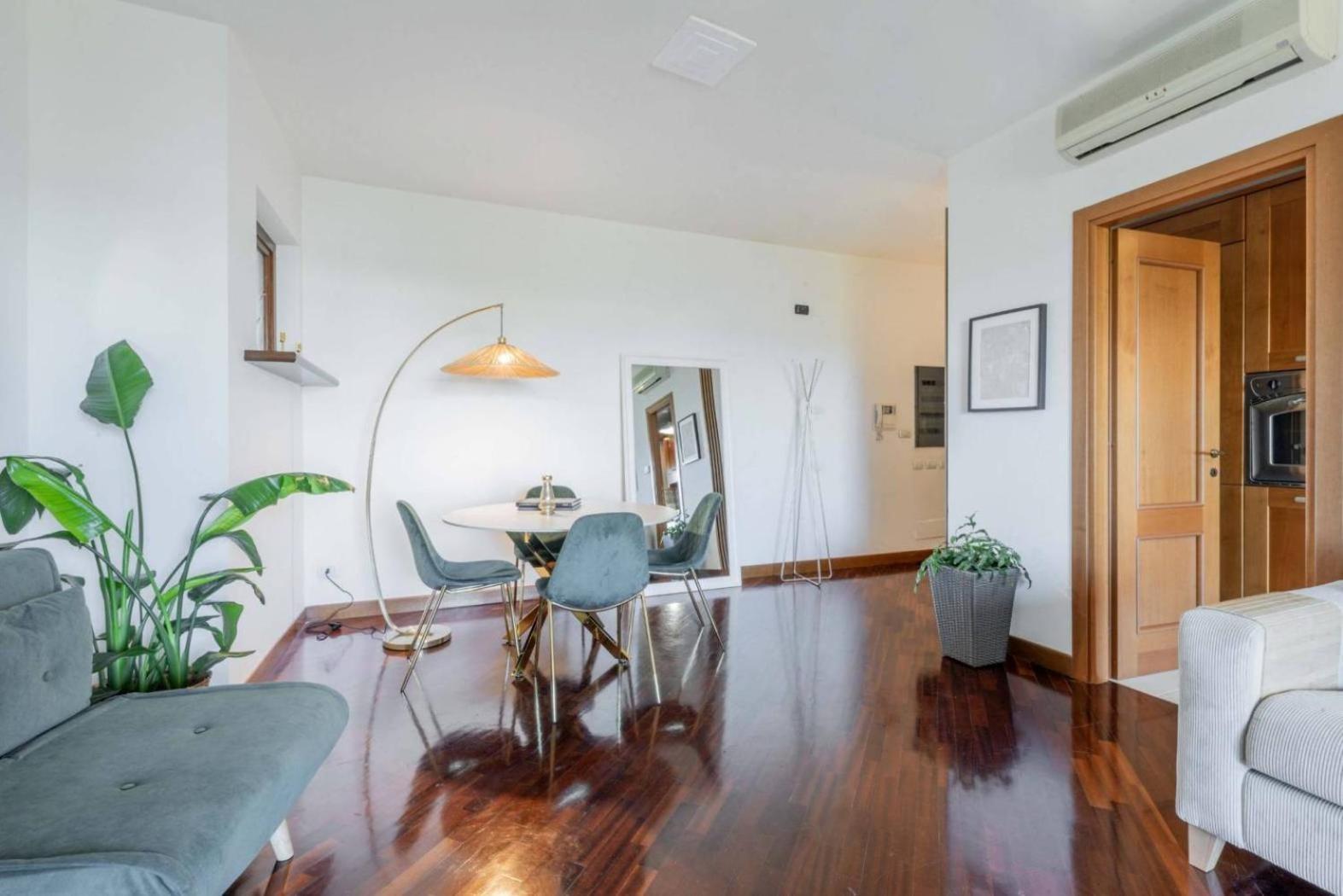 Luxury Boutique Apartment Fiumicino Luaran gambar